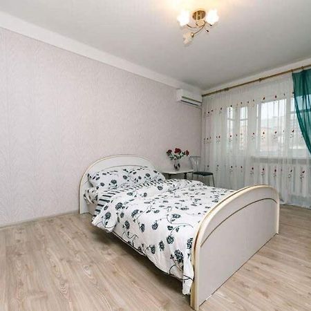 Comfortable One Bad Near Guliver Kiev Exterior foto