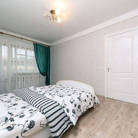 Comfortable One Bad Near Guliver Kiev Exterior foto